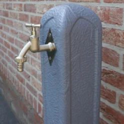 Waterzuil Met Kraan En Aansluiting - Grijs -Aanbiedingen Tuin Bliss Winkel tuinpaal met waterkraan 1498043234 1 600